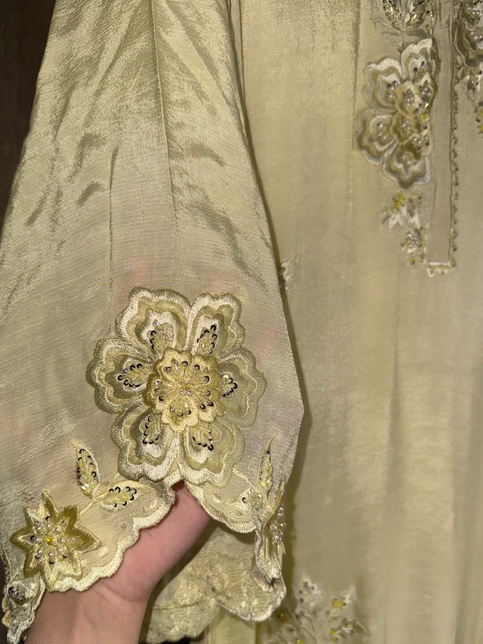 SUN KISSED - Image 4