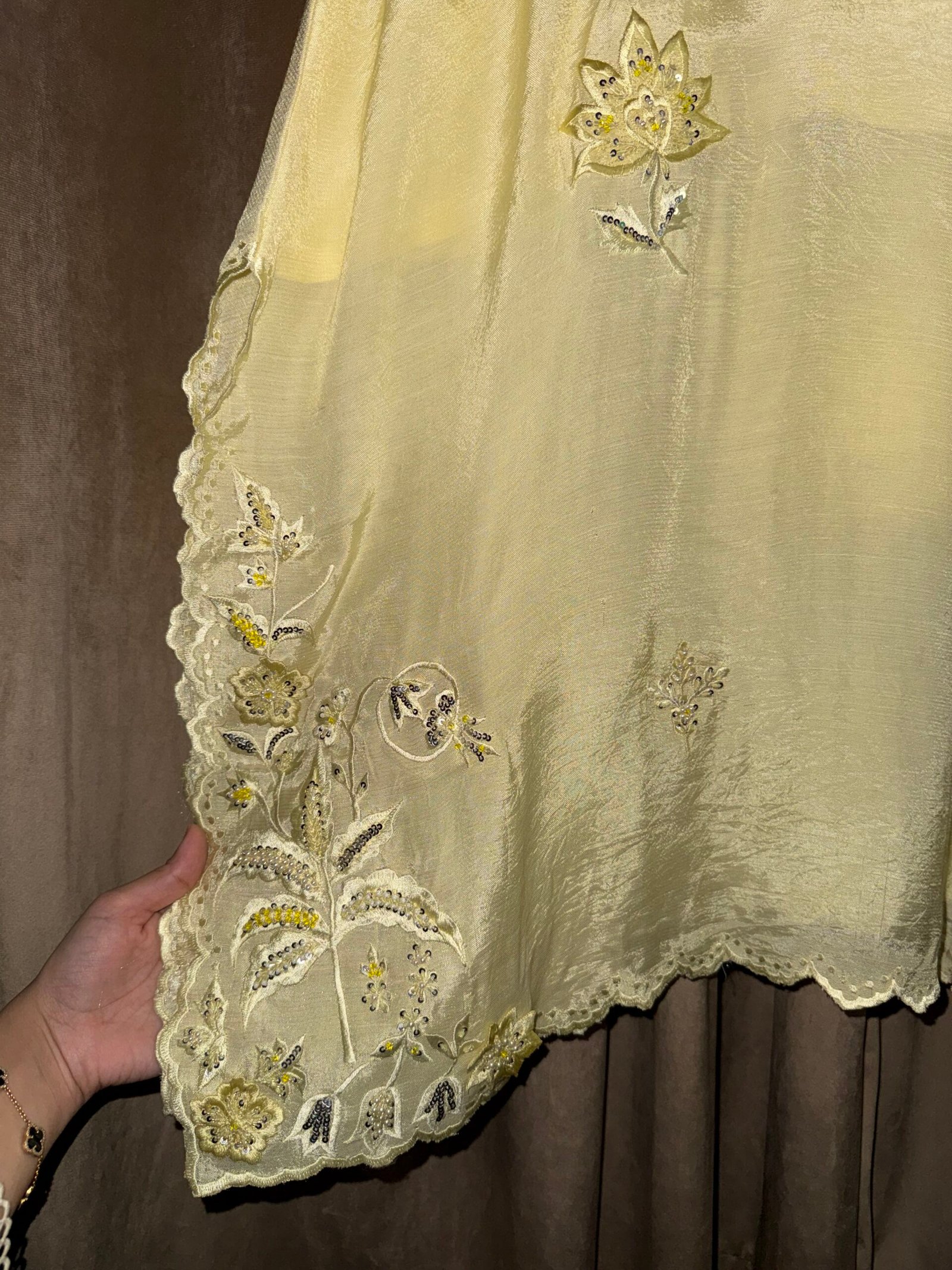 SUN KISSED - Image 3